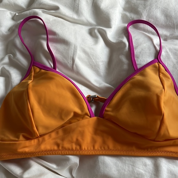 Bikini - Picture 3 of 4